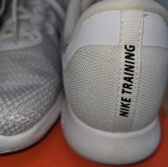 Nike Flex TR7 size 9 shoe - Picture 3 of 3